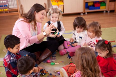 Pros and Cons of Public Preschool: The Debate Pros and Cons of Public Preschool: The Debate
