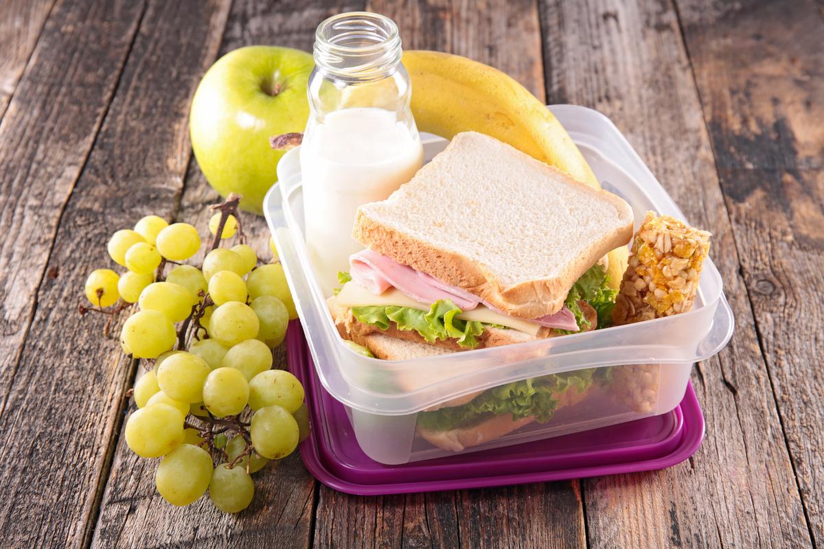 Le « lunch shaming », ou comment les cantines scolaires humilient les  enfants défavorisés
